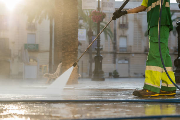 Best Sidewalk Pressure Washing  in Saylorville, IA
